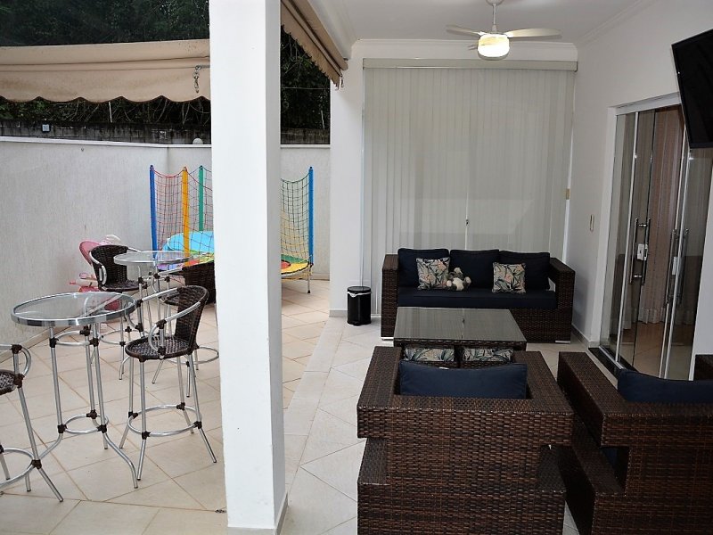 imóvel com 300m² - Botujuru - Mogi das Cruzes