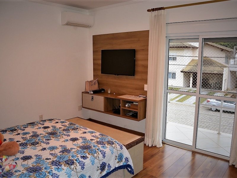 imóvel com 300m² - Botujuru - Mogi das Cruzes