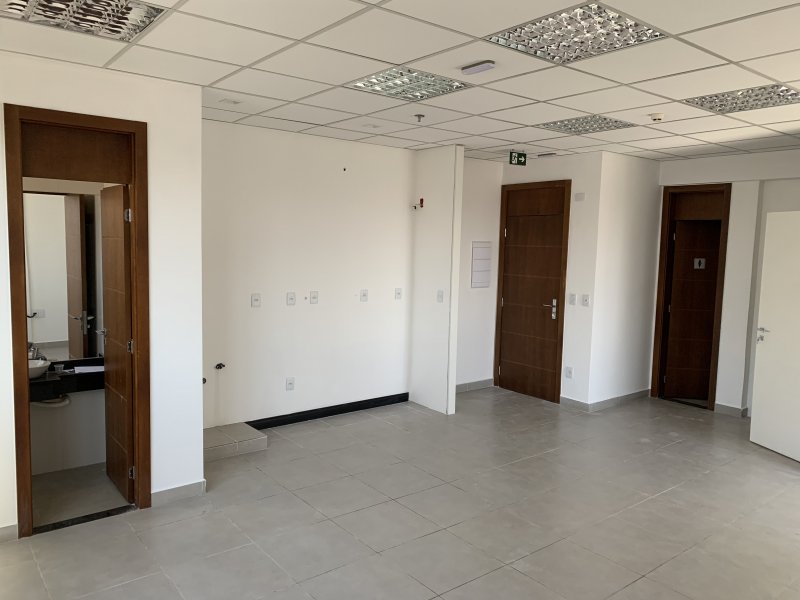 Comercial para alugar Vila Gustavo com 42m² e  quartos por R$ 1.800 - 2016209574-img-3936.JPG