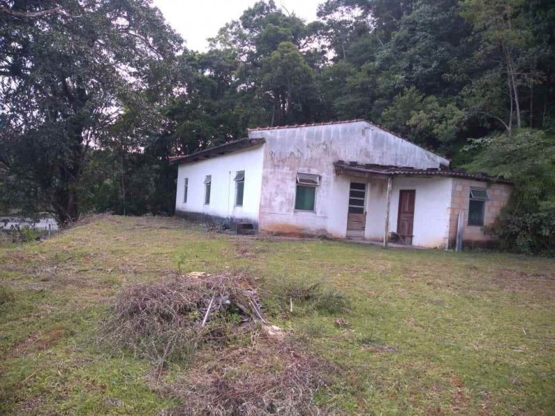 Sítio à venda Vila Peruibe com 84109m² e 5 quartos por R$ 700.000 - 383392291-barracao-1-copy.jpg