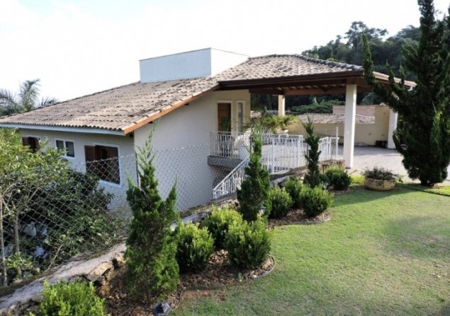 imóvel com 240m²