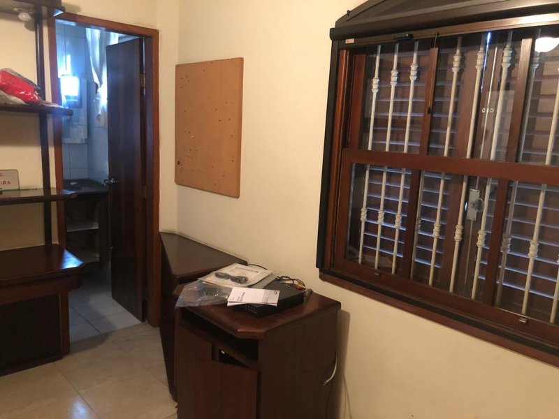 Casa à venda Jardim da Glória com 233m² e 3 quartos por R$ 1.200.000 - 1850433889-suite-2-com-porta-banheiro.jpeg