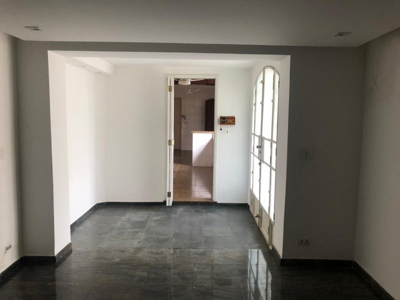 Casa à venda Jardim da Glória com 233m² e 3 quartos por R$ 1.200.000 - 2004958559-salinha-2.jpeg