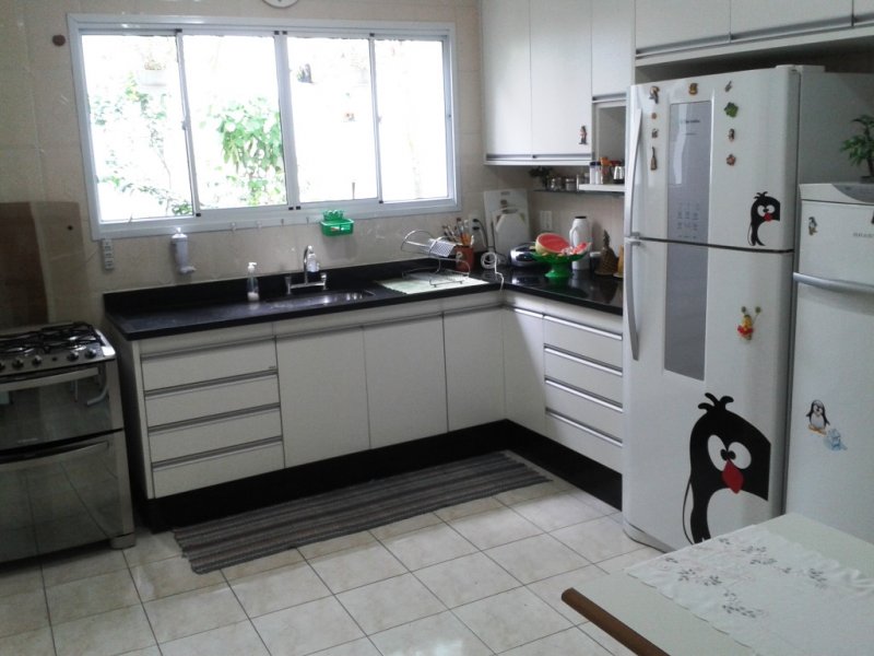 Casa à venda Jardim Virginia Bianca com 320m² e 5 quartos por R$ 1.090.000 - 1768775152-cozinha1-reduz.jpg