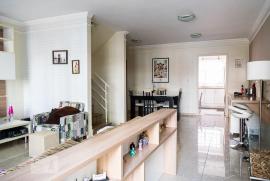 Casa à venda Jardim das Laranjeiras com 220m² - 3 dormitórios -  vagas - R$ 890.000 - 795203347-sala1.jpg