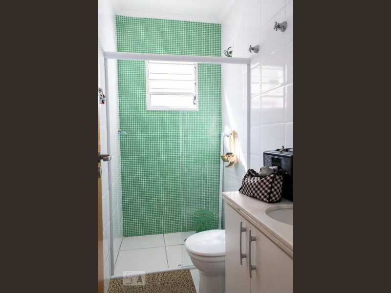 Casa à venda Jardim das Laranjeiras com 220m² e 3 quartos por R$ 890.000 - 2030034820-banheirosuite1.jpg