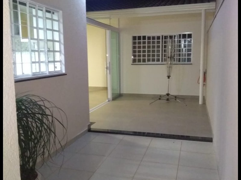 Casa à venda Parque Bandeirantes com 185m² e 3 quartos por R$ 580.000 - 845120901-lateral.jpeg