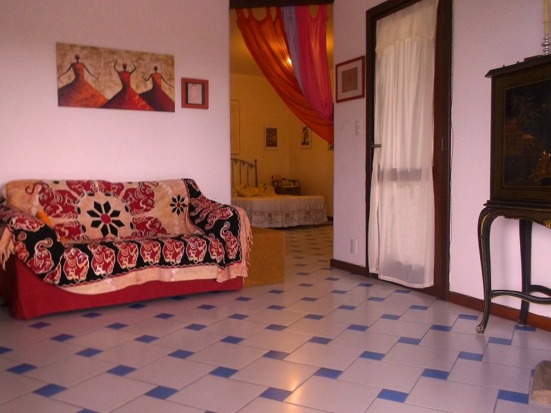 Comercial à venda Vilas do Atlantico com 490m² e  quartos por R$ 1.200.000 - 1919889306-8d8a9dbf4d62097-a-nw-p.jpeg