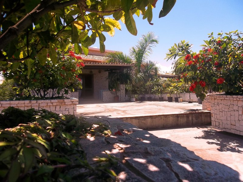 Comercial à venda Vilas do Atlantico com 490m² e  quartos por R$ 1.200.000 - 527124007-6b3546f9d8256e3-a-nw-p.jpeg