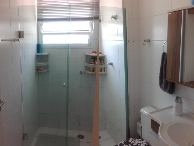 Apartamento à venda Vila Cintra com 49m² e 2 quartos por R$ 185.000 - 800646731-banheiro.jpg