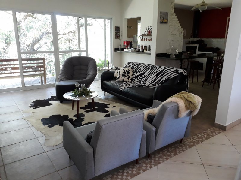 Casa de condomínio à venda Chácaras Alpina com 250m² e 3 quartos por R$ 1.150.000 - 1551266261-15844554046664316653283913621025.jpg