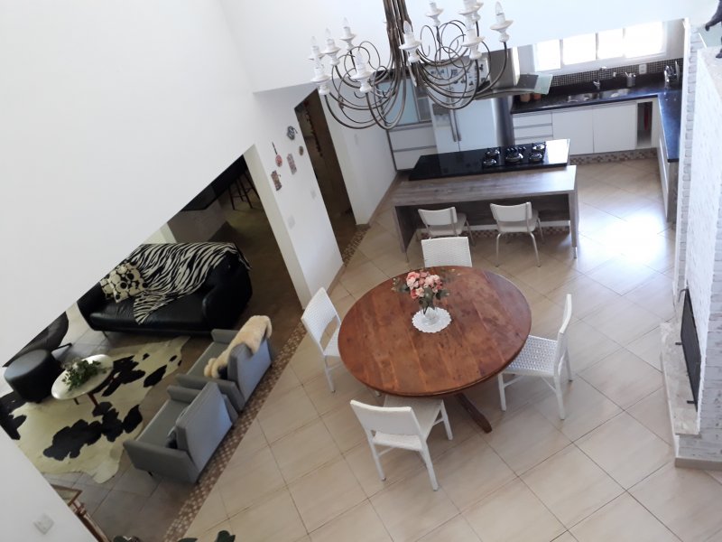 Casa de condomínio à venda Chácaras Alpina com 250m² e 3 quartos por R$ 1.150.000 - 1585862901-15844538902952486341053764924306.jpg