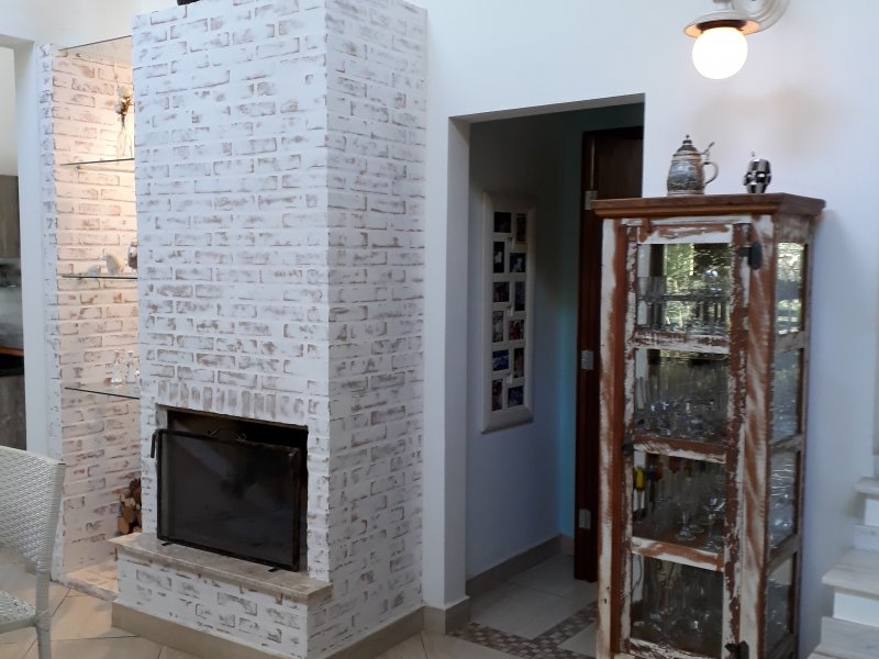 Casa de condomínio à venda Chácaras Alpina com 250m² e 3 quartos por R$ 1.150.000 - 244012043-15844539378261999056204972204649.jpg