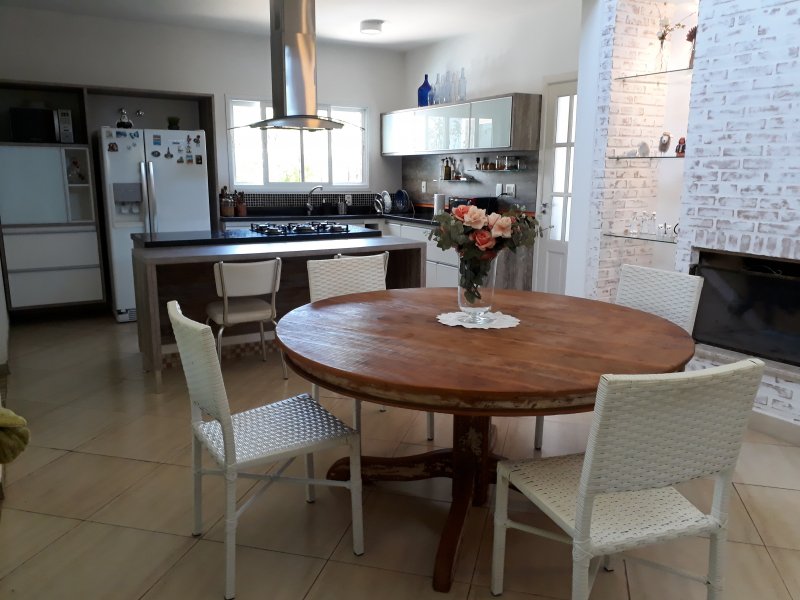 Casa de condomínio à venda Chácaras Alpina com 250m² e 3 quartos por R$ 1.150.000 - 786299087-15844553357401185966027418508410.jpg