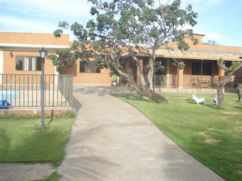 Kitnet à venda CA 9 (Centro de Atividades) com 26m² e 1 quarto por R$ 245.000 - 104505661-casa-principal-frente-02.JPG