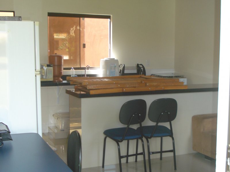 Kitnet à venda CA 9 (Centro de Atividades) com 26m² e 1 quarto por R$ 245.000 - 1515724451-sala-vista-cozinha-da-sala-e-cozinha-da-casa-independente-edicula.JPG