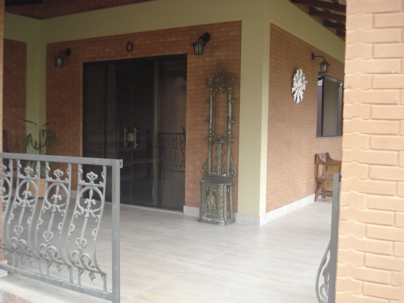Kitnet à venda CA 9 (Centro de Atividades) com 26m² e 1 quarto por R$ 245.000 - 168595708-casa-principal-varanda-em-l-02.JPG