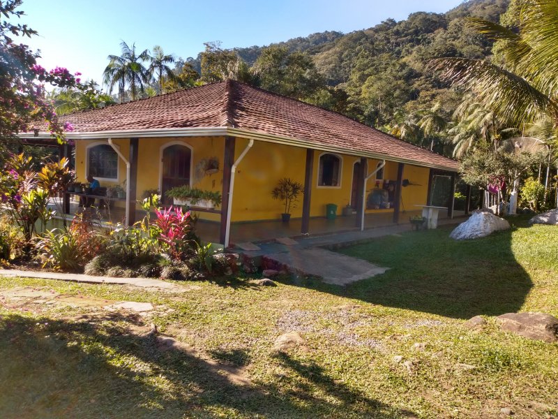imóvel com 500m² - Centro - Pedro de Toledo