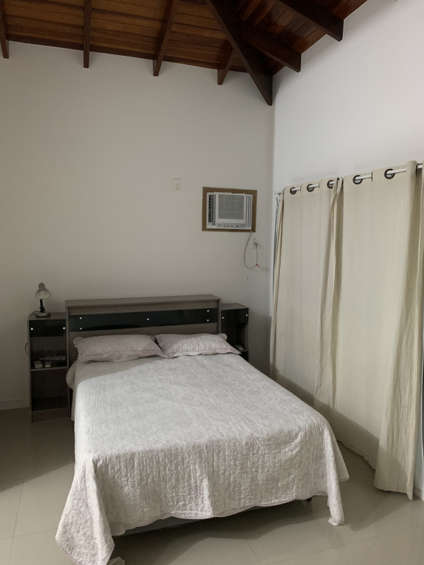 Casa de condomínio à venda Vargem Pequena com 193m² e 3 quartos por R$ 820.000 - 1704840166-c74233a3-99ee-4c84-9102-1deb88a83e49.jpeg