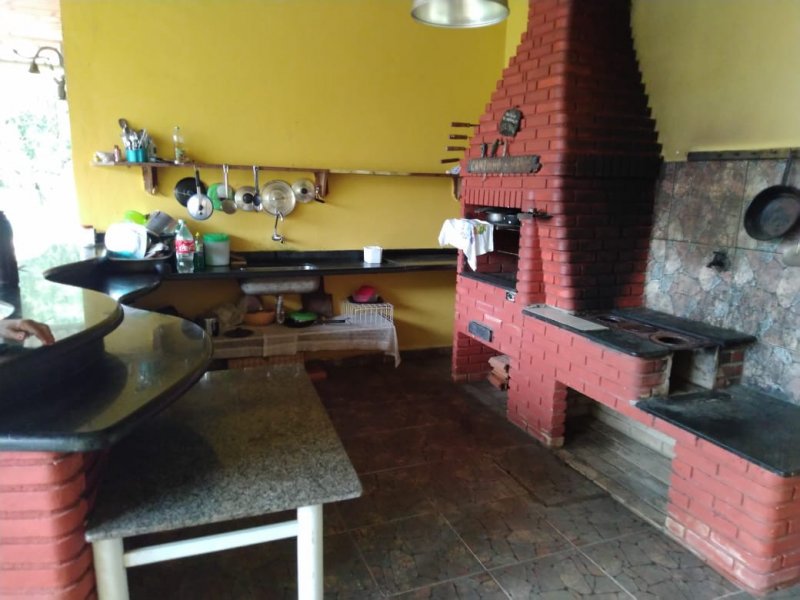 imóvel com 100m² - Centro - Pedro de Toledo