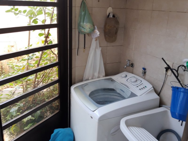 Casa à venda Vila São José com 278m² e 4 quartos por R$ 950.000 - 1679736596-lavanderia.jpg