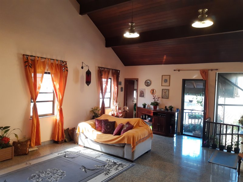 Casa à venda Vila São José com 278m² e 4 quartos por R$ 950.000 - 2010755525-salao-de-festas-com-acesso-lavabo-e-terraco-frente.jpg