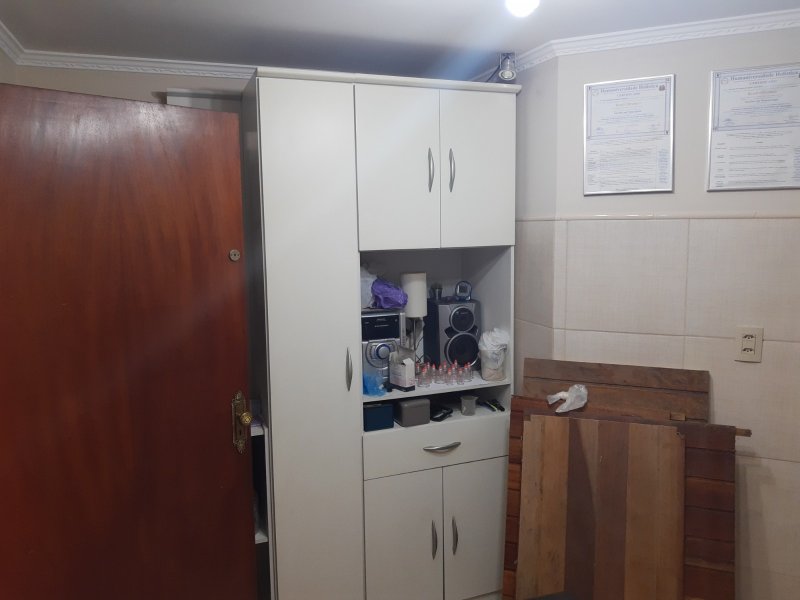 Casa à venda Vila São José com 278m² e 4 quartos por R$ 950.000 - 2015693487-suite-empregada-1.jpg