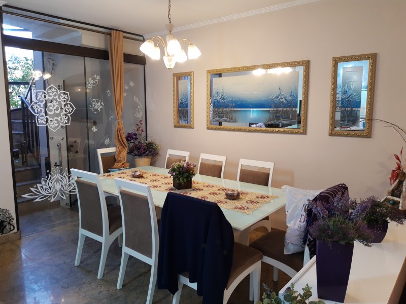 Casa à venda Vila São José com 278m² e 4 quartos por R$ 950.000 - 204170762-sala-jantar-acesso-escadas-2.jpg