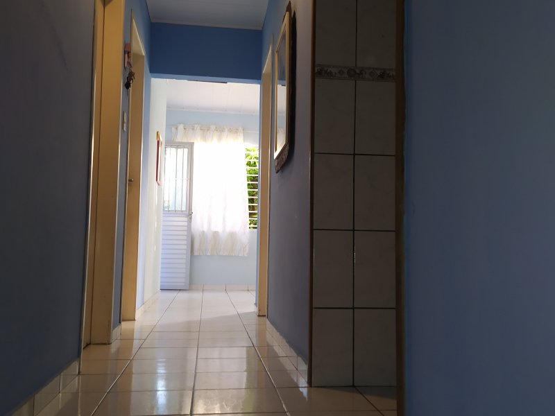 Casa à venda Sapucaia com 180m² e 5 quartos por R$ 220.000 - 1498562321-1o-andar-corredor-2.jpg