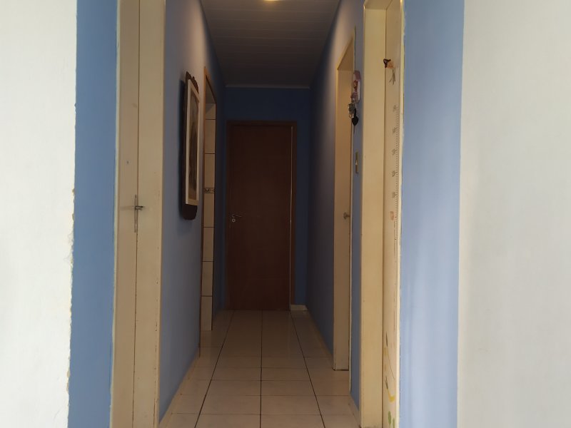 Casa à venda Sapucaia com 180m² e 5 quartos por R$ 220.000 - 2018932738-1o-andar-corredor.jpg