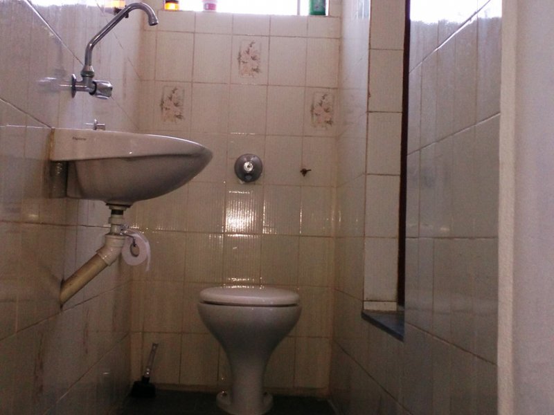 Comercial para alugar Glória com 45m² e  quartos por R$ 950 - 292616679-loja-10.jpg