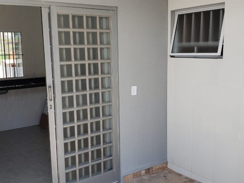 Casa à venda Columbia com 72m² e 2 quartos por R$ 180.000 - 1709351559-8d9abc8c-728d-461c-8a57-305cbfb72fe6.JPG