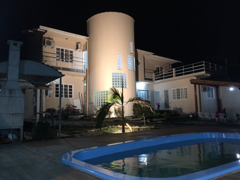 Casa à venda Ingleses do Rio Vermelho com 340m² e 5 quartos por R$ 480.000 - 1606800103-2a2b497f-469b-4529-b772-4e1cb0f1c9ce.jpeg