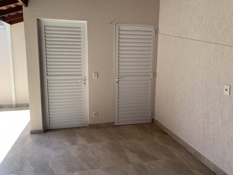 Casa à venda Parque Via Norte com 150m² e 3 quartos por R$ 470.000 - 2034152169-426e6862-6460-46a5-96d9-26ed880b29ae.jpeg