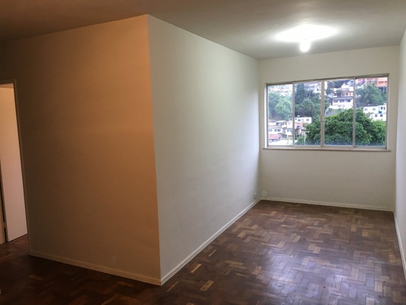 Apartamento à venda Tanque com 58m² e 2 quartos por R$ 210.000 - 488475433-sala-em-l.JPG