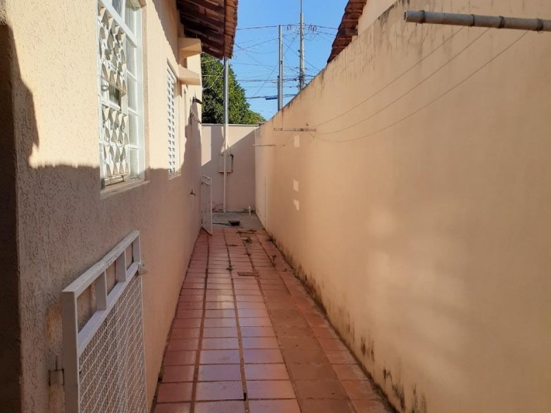 Casa à venda Jardim Parati com 250m² e 3 quartos por R$ 300.000 - 1353396867-bd7a4946-2738-454e-8618-434713bac9f5.jpeg