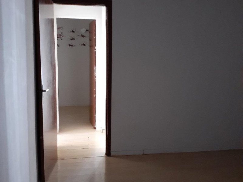 Casa à venda Jardim Parati com 250m² e 3 quartos por R$ 300.000 - 1365938870-ccd385e3-7013-4c57-9fd2-83874d10826e.jpeg