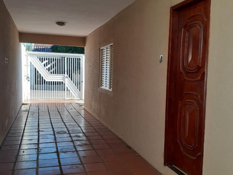 Casa à venda Jardim Parati com 250m² e 3 quartos por R$ 300.000 - 1450640800-dea89a03-4830-4748-9fbd-febea255543d.jpeg