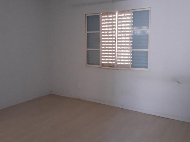 Casa à venda Jardim Parati com 250m² e 3 quartos por R$ 300.000 - 664127732-4365c127-8c45-46a7-a52c-268a8f4d4343.jpeg
