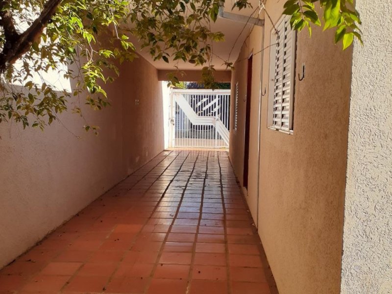 Casa à venda Jardim Parati com 250m² e 3 quartos por R$ 300.000 - 932825097-d6fb000e-c69d-4c64-87ea-1b5171448438.jpeg