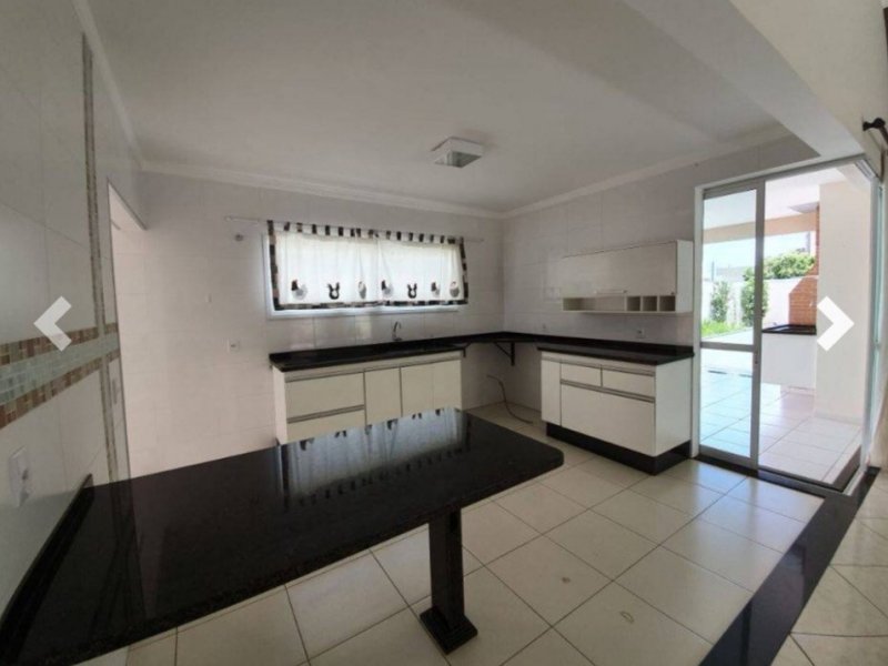 Casa de condomínio à venda Jardim Vitoria com 208m² e 3 quartos por R$ 690.000 - 1339168796-72e7a00b-103c-40ab-8bfc-d4b370aec28e.jpeg