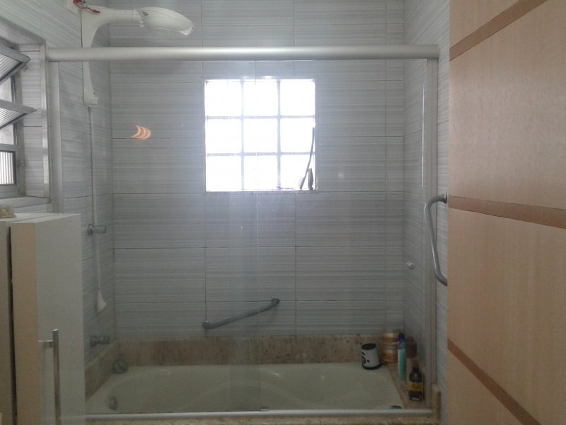 Casa à venda Camargos com 295m² e 4 quartos por R$ 819.000 - 677226964-banheiro-e-hidro-4.jpg