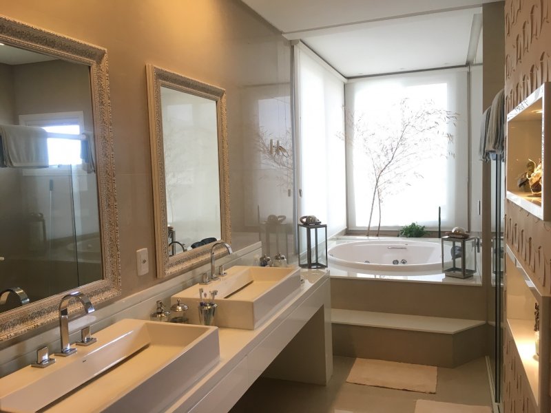 Casa de condomínio à venda Res. Aldeia do Vale com 583m² e 4 quartos por R$ 3.990.000 - 1865444293-28-banho-suite-master.JPG