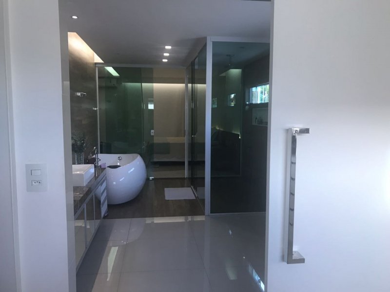 Casa de condomínio à venda Jóquei com 622m² e 5 quartos por R$ 2.200.000 - 1062951393-5d1b6c15-ccec-44d0-8ef0-54e48a3ffae2.jpeg
