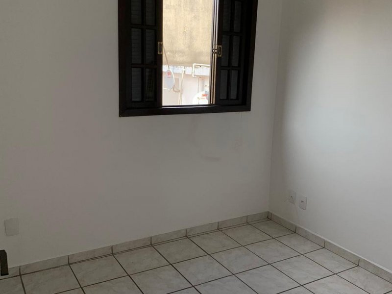Casa à venda Jardim Jussara com 170m² e 3 quartos por R$ 700.000 - 2016839377-b6620bb6-32c2-4a33-865e-95f15905549f.jpg