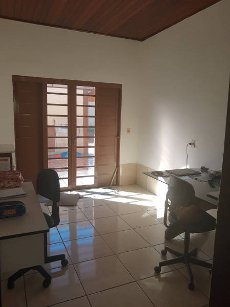 Casa à venda Jardim Nashiville com 250m² e 3 quartos por R$ 180.000 - 10206149-img-20200417-153537663.jpg