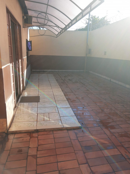 Casa à venda Jardim Nashiville com 250m² e 3 quartos por R$ 180.000 - 1472831743-img-20200417-153722256.jpg