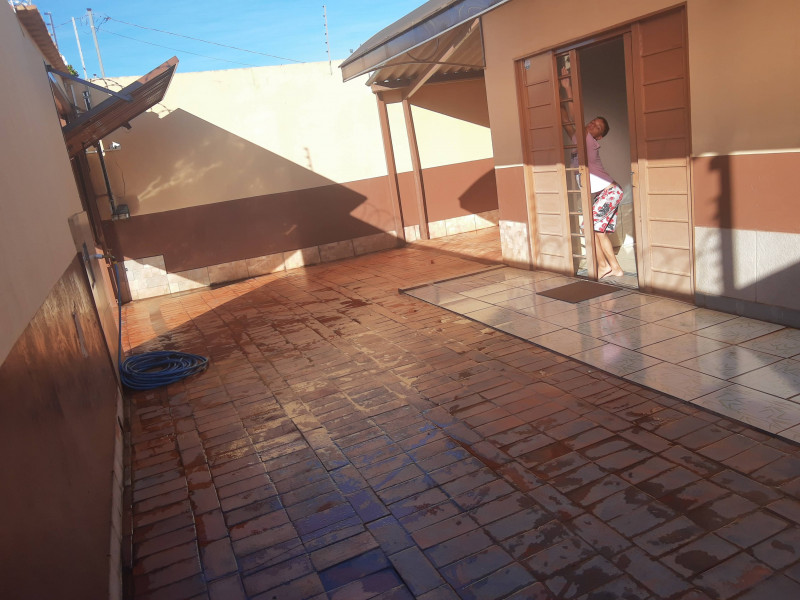 Casa à venda Jardim Nashiville com 250m² e 3 quartos por R$ 180.000 - 1531085605-img-20200417-153741157.jpg