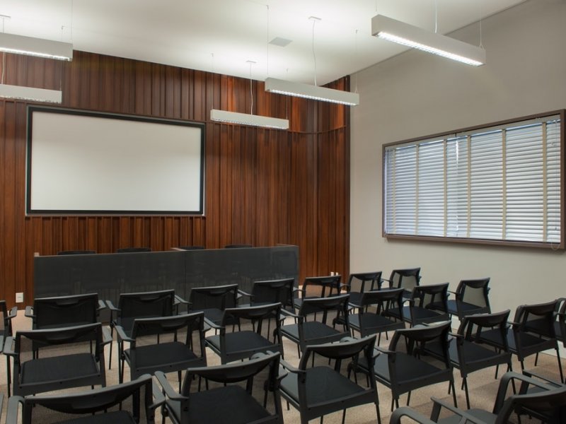 Comercial à venda Centro com 68m² e  quartos por R$ 1.000.000 - 1935792040-auditorio.jpg