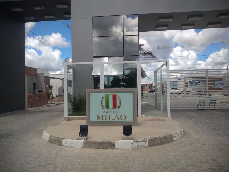 Casa de condomínio à venda Sim com 74m² e 3 quartos por R$ 220.000 - 322310941-02.jpg